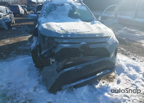 2022 Toyota Rav4 Xle z USA, uszkodzony, nr VIN 2T3P1RFV0NW250392